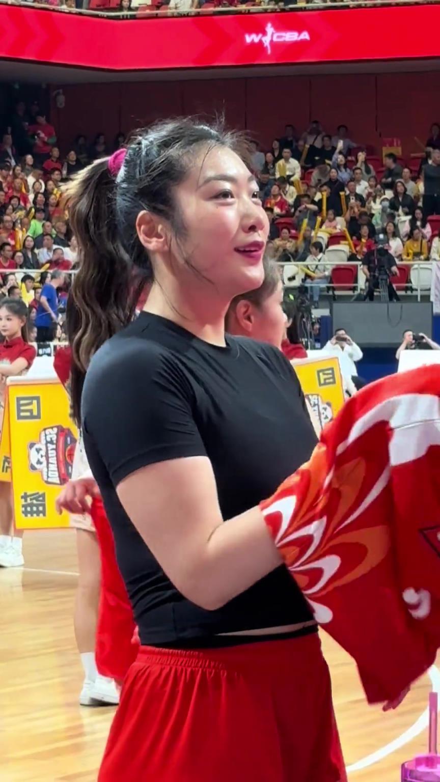 李梦因伤无缘女篮亚洲杯 所以能看一场就珍惜一场吧